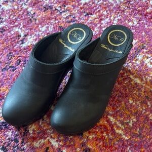 No. 6 Black Leather Mules